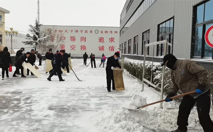 最美不止下雪天，還有這些“掃雪人”.jpg